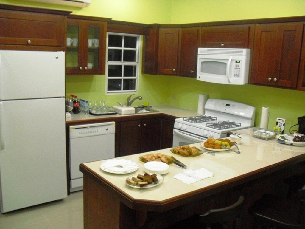 Piarco Village Suites Dış mekan fotoğraf