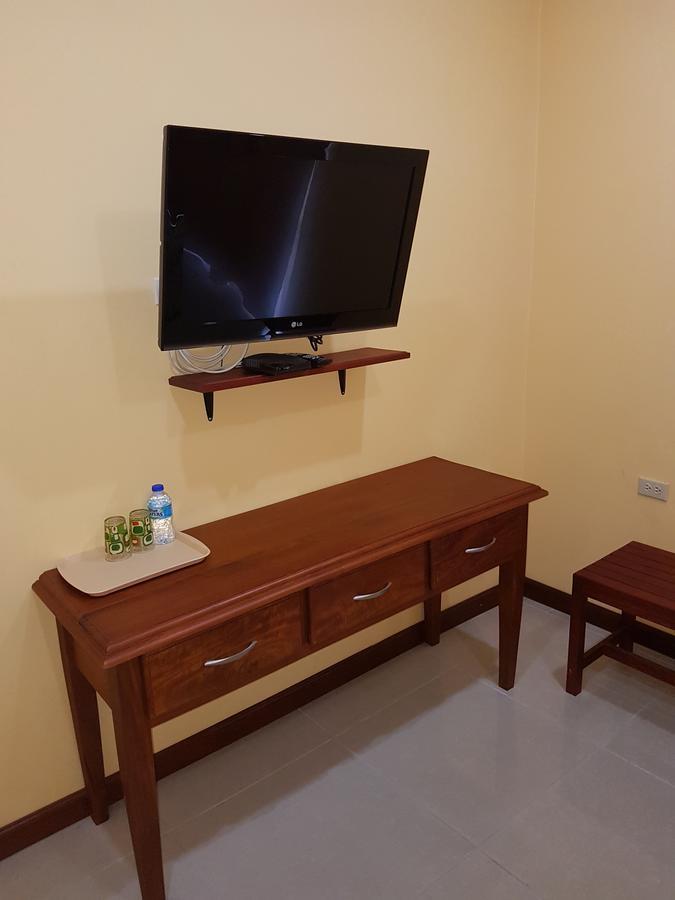 Piarco Village Suites Dış mekan fotoğraf