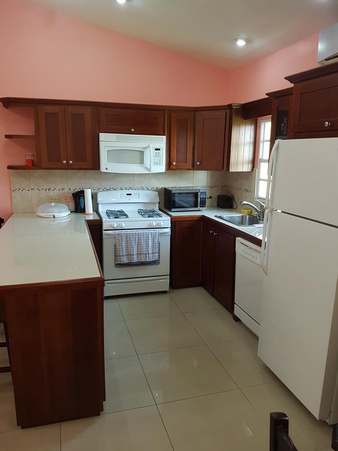 Piarco Village Suites Dış mekan fotoğraf