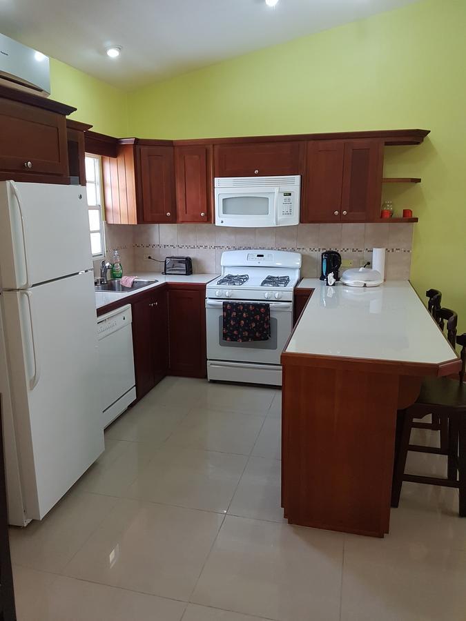 Piarco Village Suites Dış mekan fotoğraf